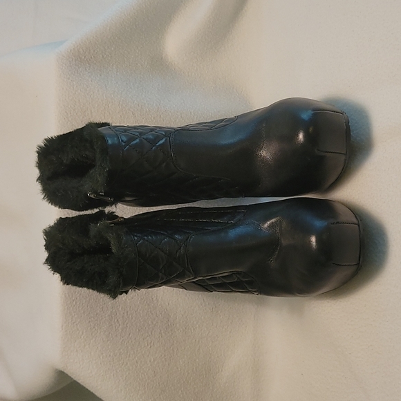 ❤️🔥Guess Black Booties 9 👢 - Picture 4 of 5